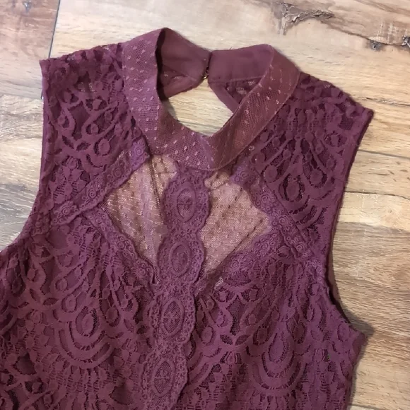 Xhilaration Lace Burgundy Romper - Picture 2 of 8